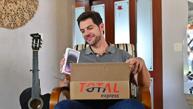 Homem dá dicas sobre o que vender no Dia dos Pais